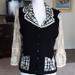 Elaris Vintage black and white top